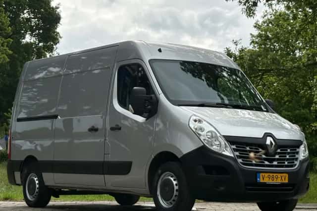 Renault Master (2019) thumbnail 2