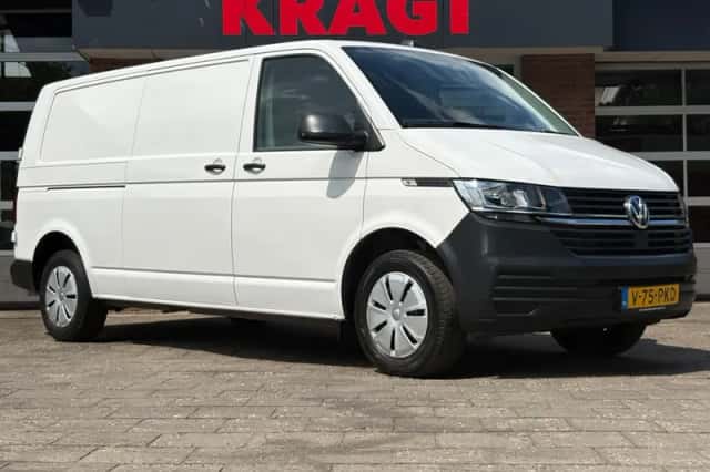 Volkswagen Transporter (2024) thumbnail 2