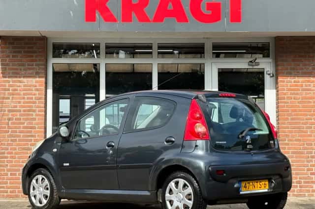 Peugeot 107 (2010) thumbnail 2