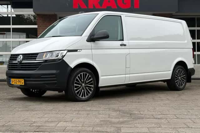 Volkswagen Transporter (2024) thumbnail 1