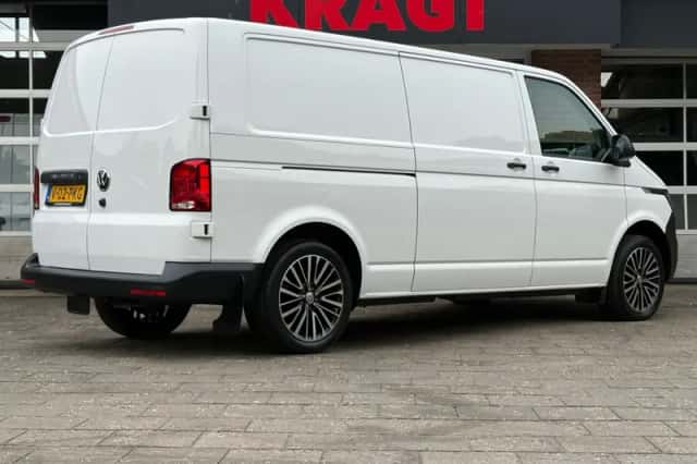 Volkswagen Transporter (2024) thumbnail 5