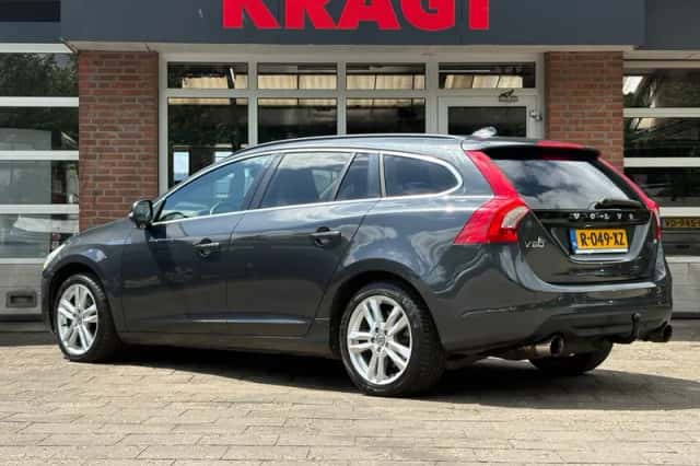 Volvo V60 (2011) thumbnail 3