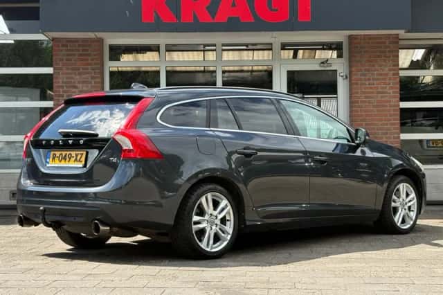 Volvo V60 (2011) thumbnail 4