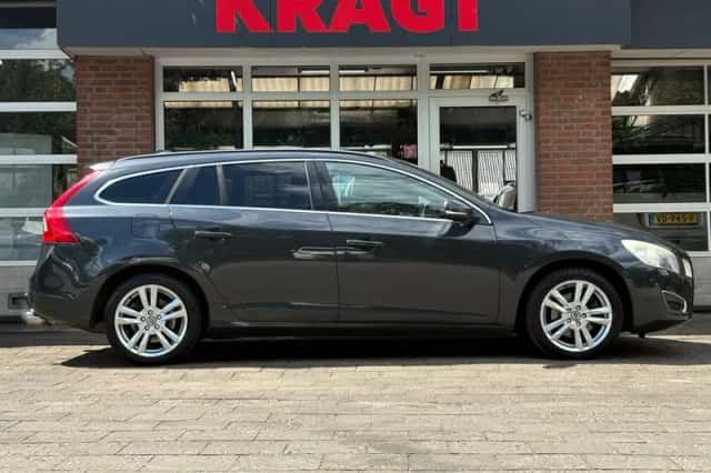 Volvo V60 (2011) thumbnail 6