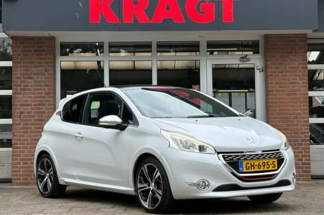 Peugeot 208 (2015) thumbnail 2