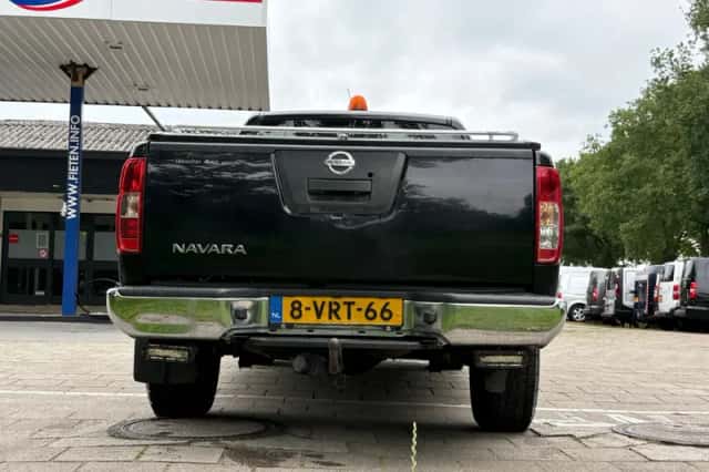 Nissan Navara (2011) thumbnail 5