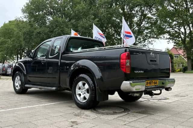 Nissan Navara (2011) thumbnail 6