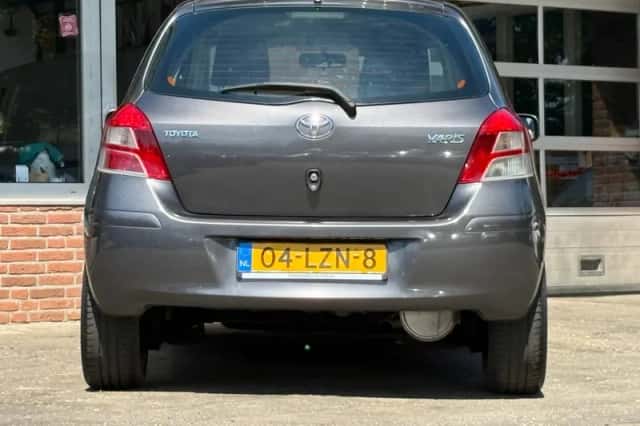 Toyota Yaris (2010) thumbnail 4