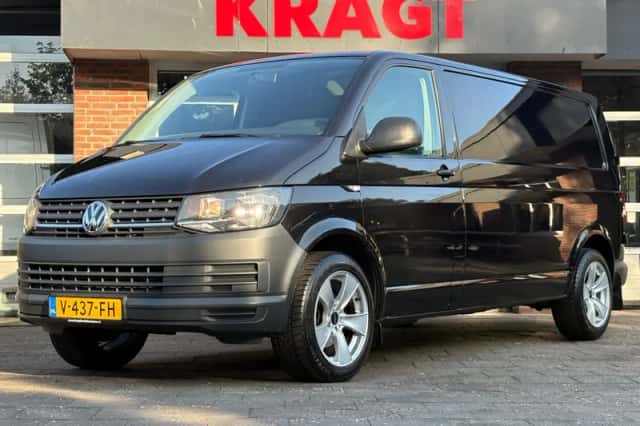 Volkswagen Transporter (2016) thumbnail 1