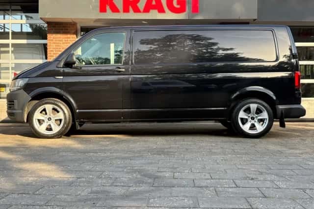 Volkswagen Transporter (2016) thumbnail 5