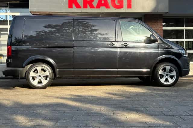 Volkswagen Transporter (2016) thumbnail 6