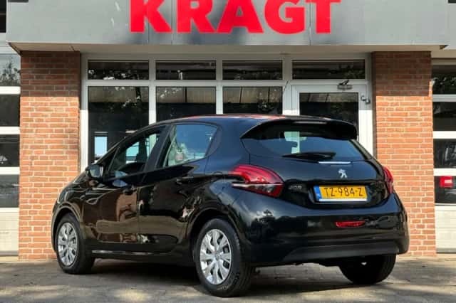 Peugeot 208 (2018) thumbnail 2