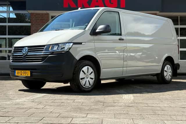 Volkswagen Transporter (2024) thumbnail 1