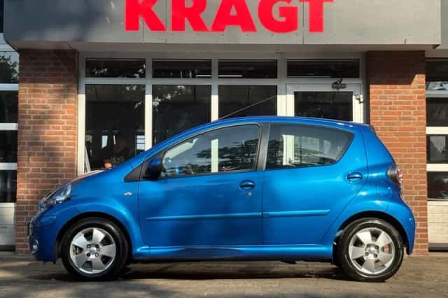 Toyota Aygo (2010) thumbnail 5