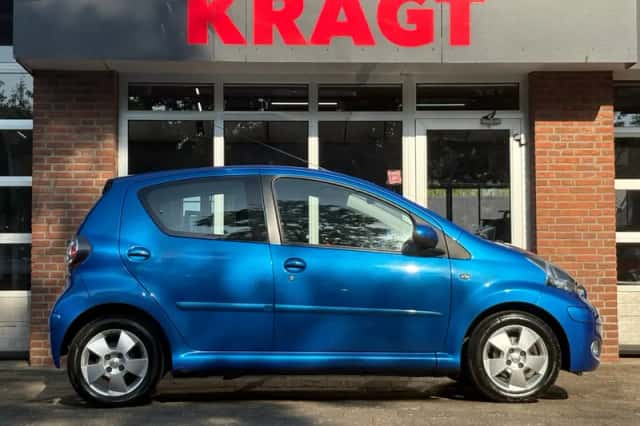 Toyota Aygo (2010) thumbnail 6