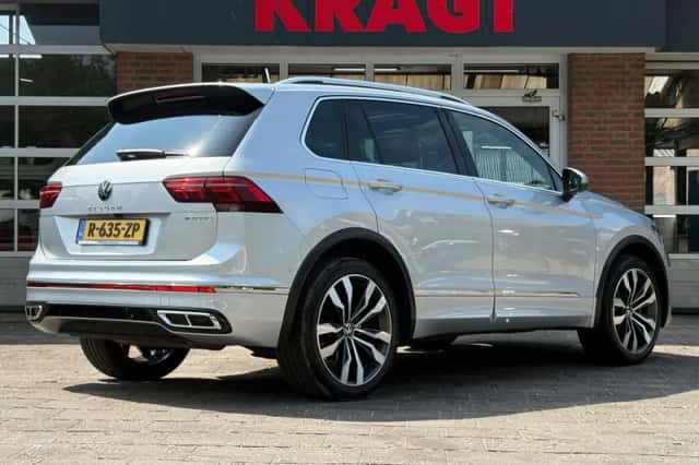 Volkswagen Tiguan (2023) thumbnail 4