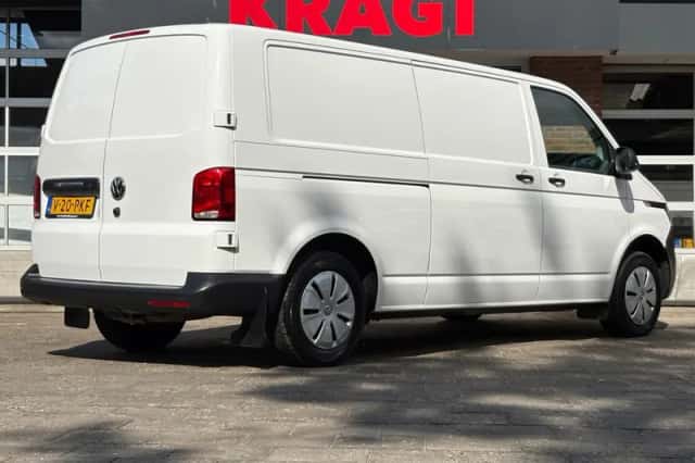 Volkswagen Transporter (2024) thumbnail 4