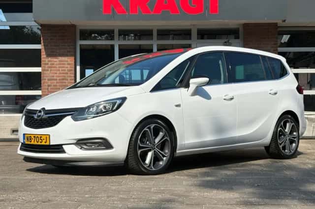 Opel Zafira (2017) thumbnail 1