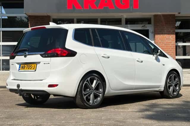 Opel Zafira (2017) thumbnail 4