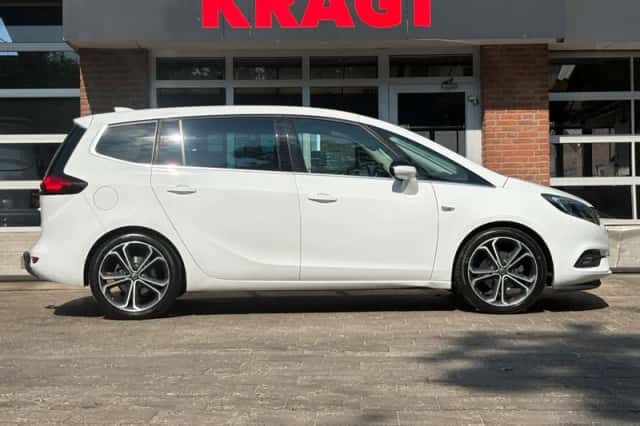 Opel Zafira (2017) thumbnail 6