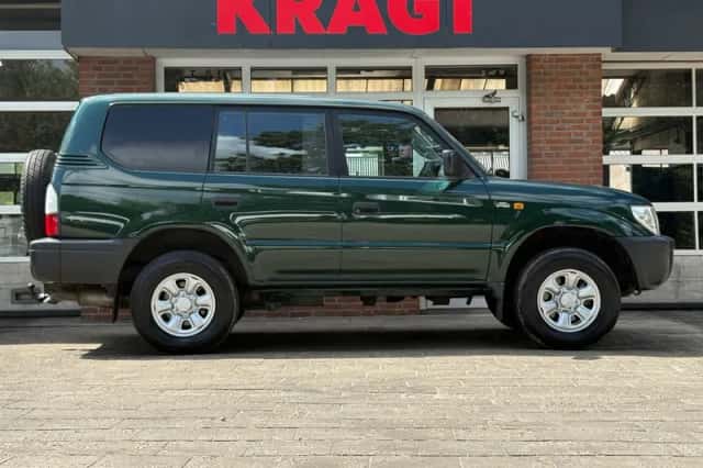 Toyota Land Cruiser (2001) thumbnail 5