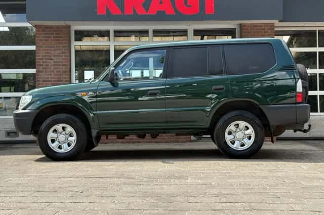 Toyota Land Cruiser (2001) thumbnail 6