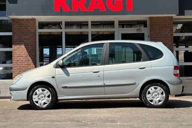 Renault Scénic (2002) thumbnail 2