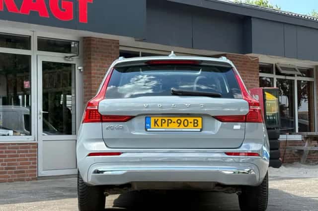 Volvo XC60 (2023) thumbnail 5