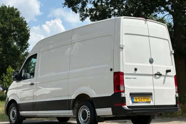 Volkswagen Crafter (2023) thumbnail 3