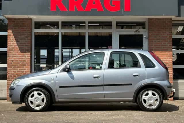 Opel Corsa (2003) thumbnail 2