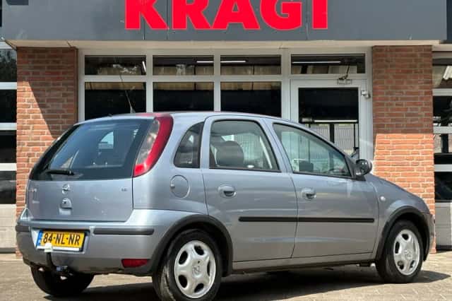 Opel Corsa (2003) thumbnail 4