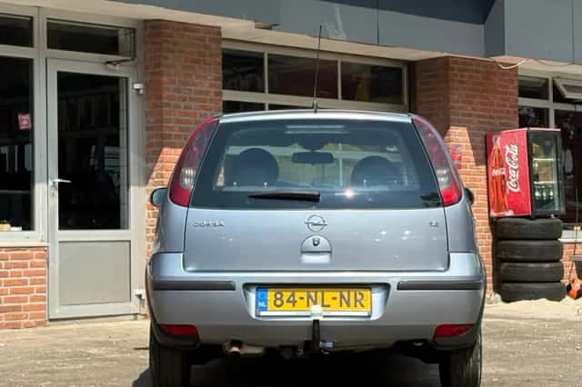 Opel Corsa (2003) thumbnail 5