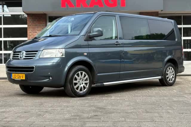 Volkswagen Transporter (2009) thumbnail 1