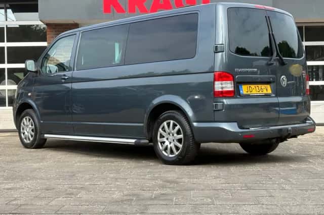 Volkswagen Transporter (2009) thumbnail 4