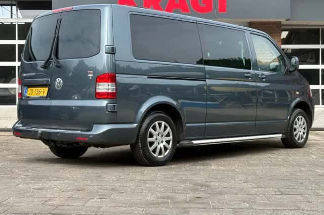 Volkswagen Transporter (2009) thumbnail 5