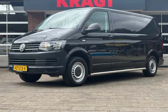 Volkswagen Transporter (2016) thumbnail 1