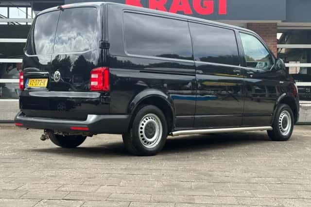 Volkswagen Transporter (2016) thumbnail 4