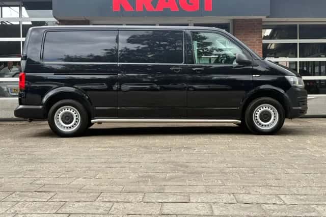Volkswagen Transporter (2016) thumbnail 5