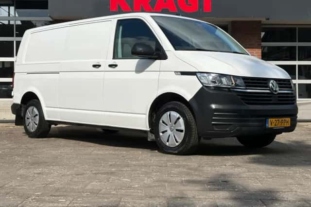 Volkswagen Transporter (2024) thumbnail 2