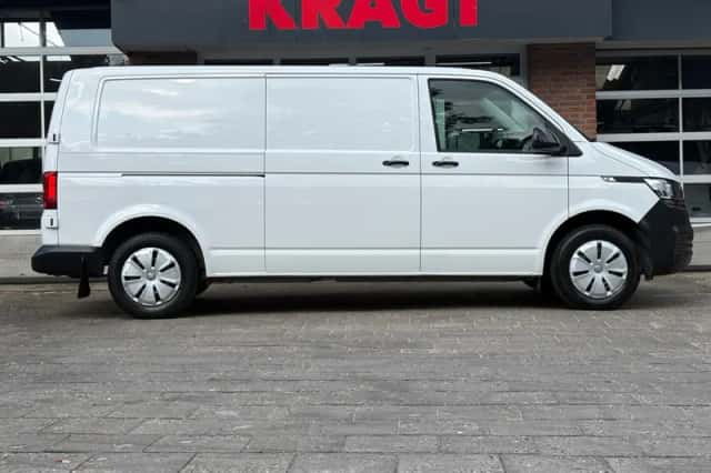 Volkswagen Transporter (2024) thumbnail 5