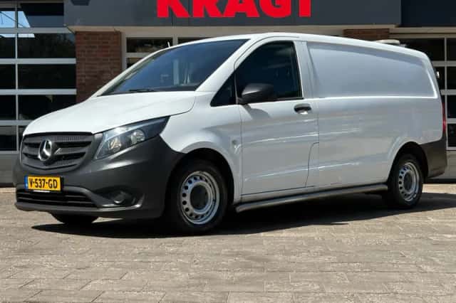 Mercedes-Benz Vito (2017) thumbnail 1