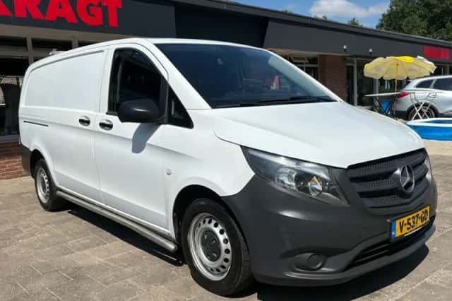 Mercedes-Benz Vito (2017) thumbnail 2