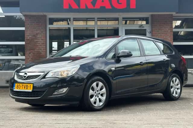 Opel Astra (2012) thumbnail 1