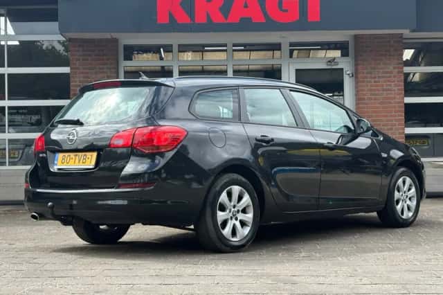 Opel Astra (2012) thumbnail 4