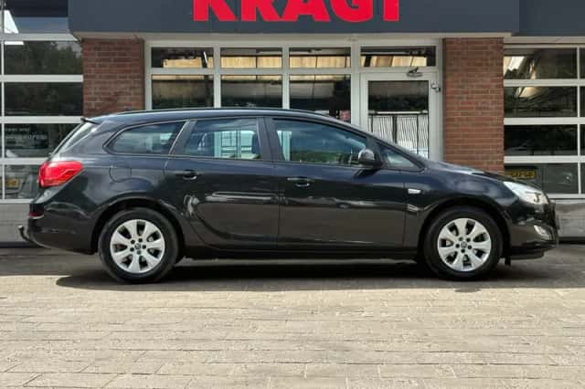 Opel Astra (2012) thumbnail 6