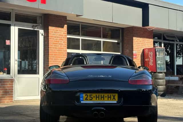 Porsche Boxster (2001) thumbnail 6