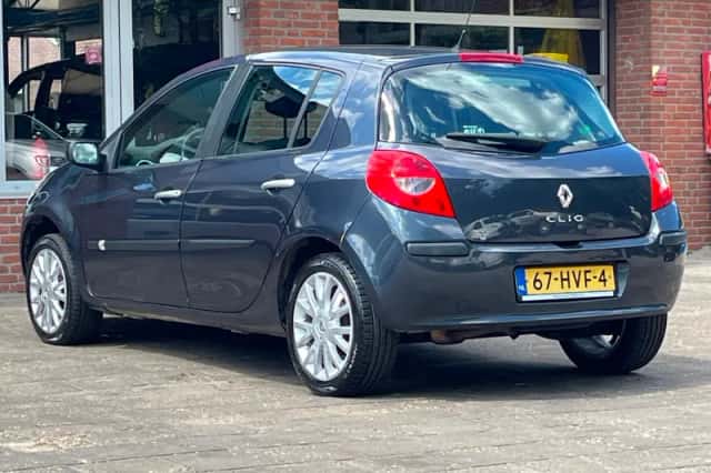 Renault Clio (2009) thumbnail 3