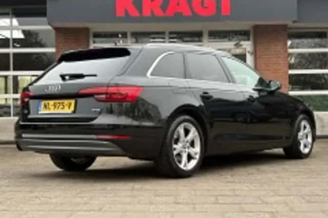 Audi A4 (2017) thumbnail 5