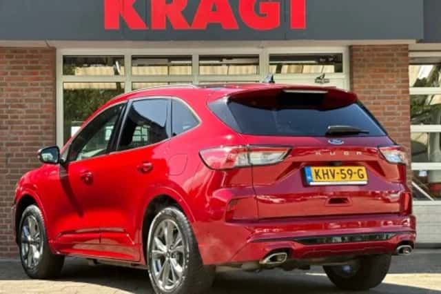 Ford Kuga (2022) thumbnail 3