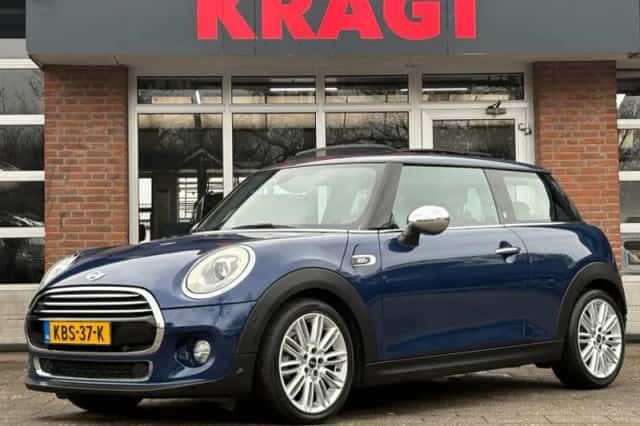 MINI Cooper (2018) thumbnail 2